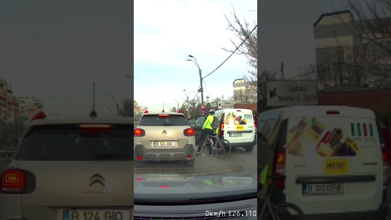 Another beautiful morning in #bucharest #traffic  😅