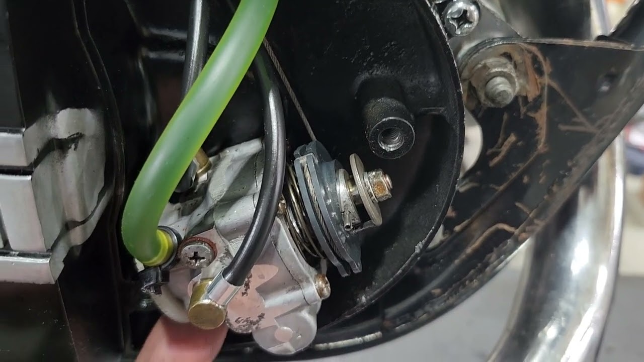 How the autolube system  works on the Yamaha RD350. #rd350 #yamaha #2stroke