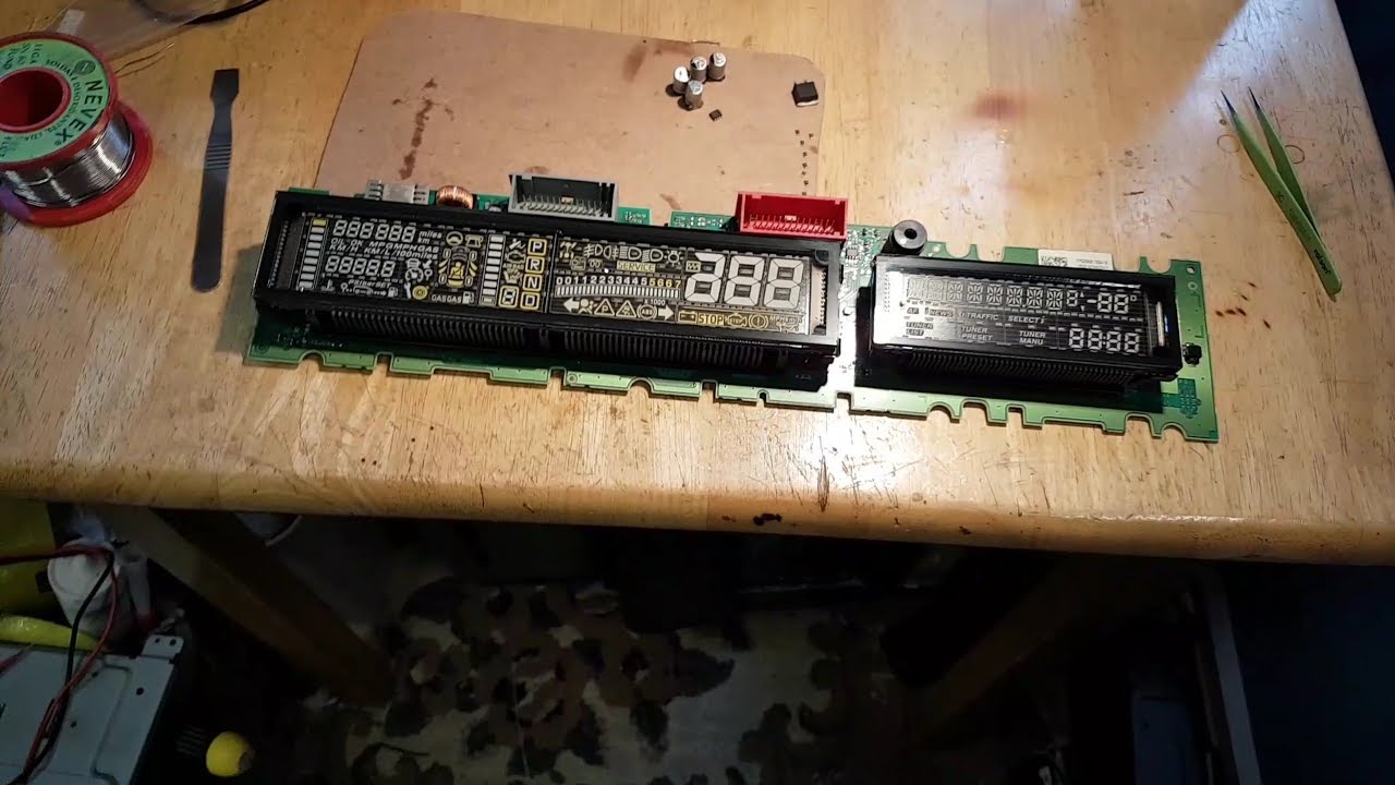 Renault Espace dash/cluster not powering up. Fault finding and repair.