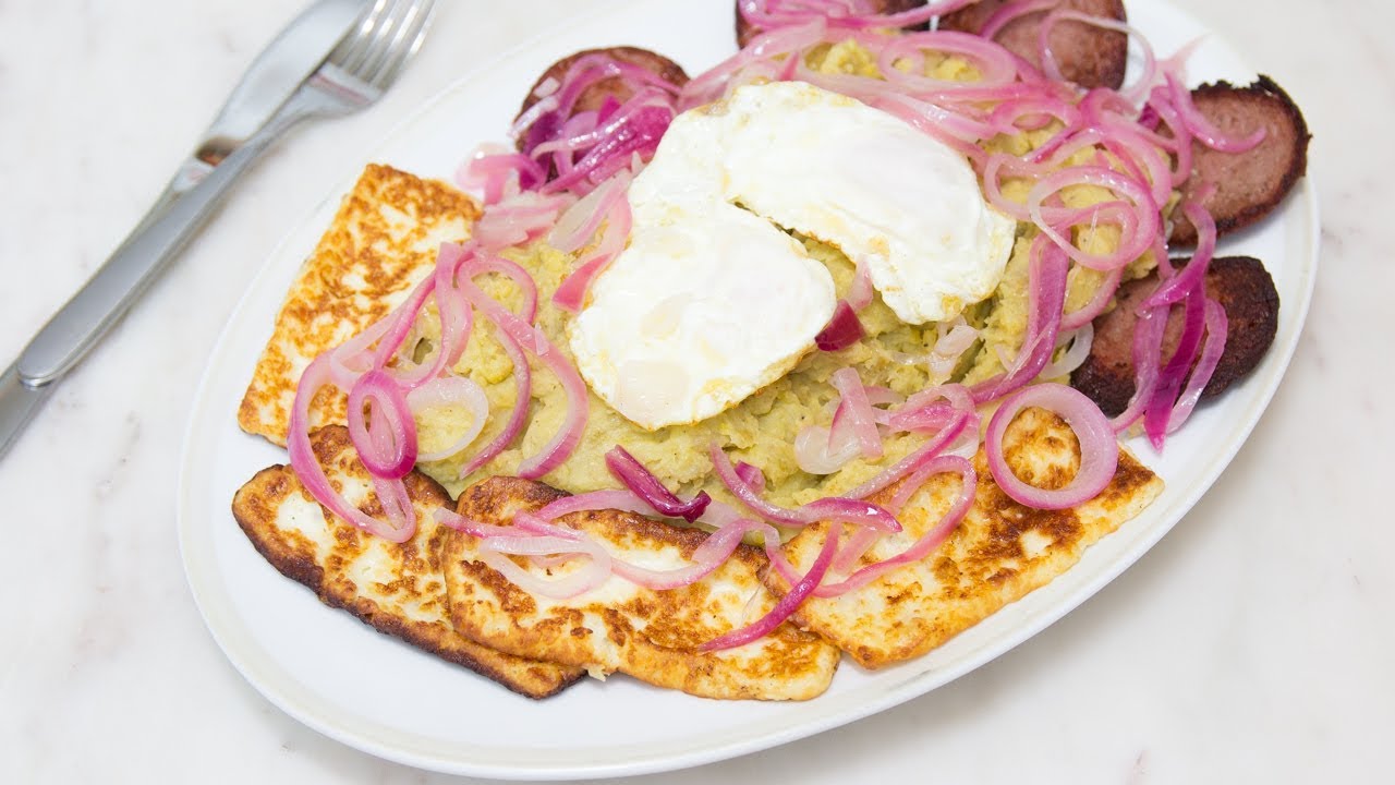 Dominican Mangú Recipe - Mangu Dominicano con Los Tres Golpes