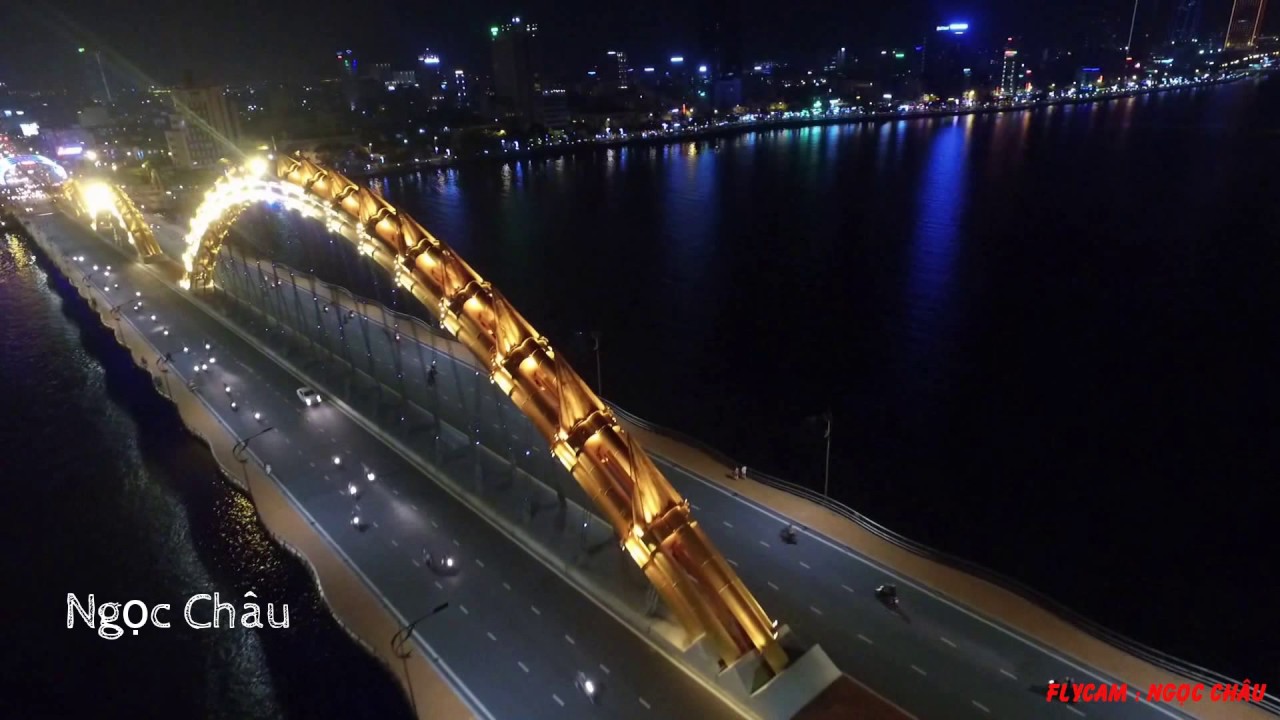 Cầu Rồng Đà Nẵng nhìn từ flycam .