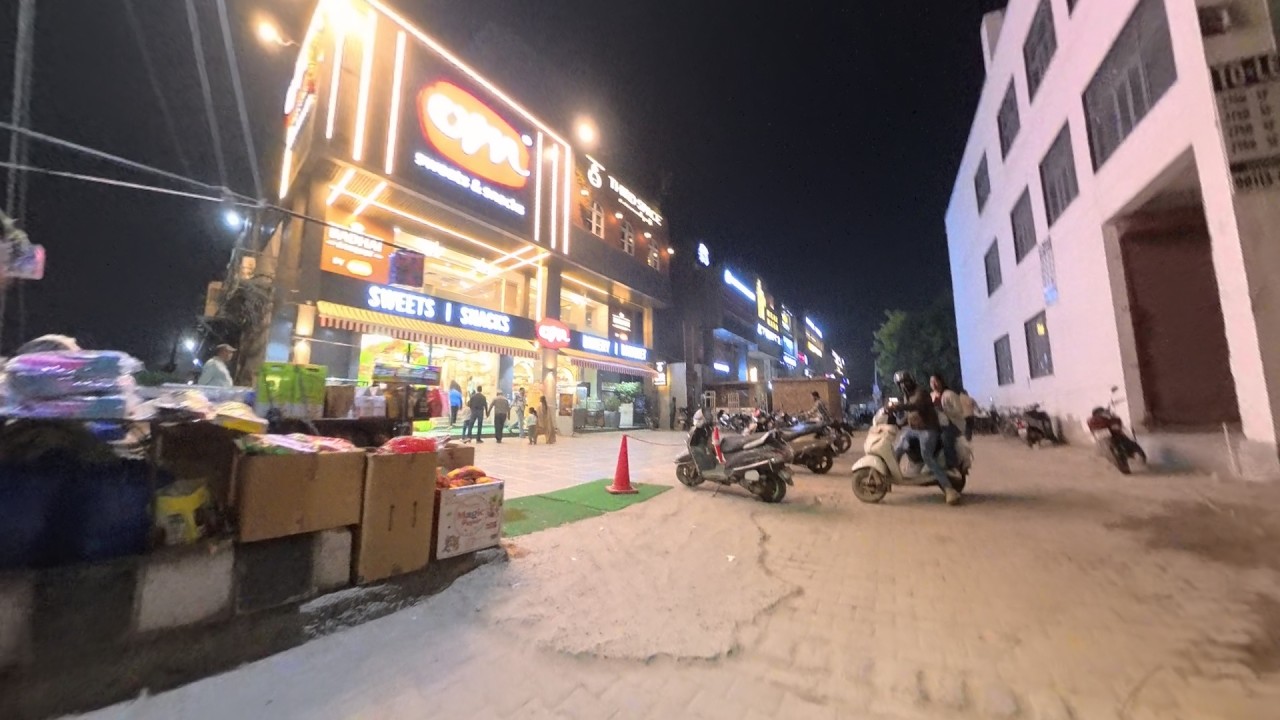 Sec 16 Market, Faridabad, Haryana (4K 360 VR Video)