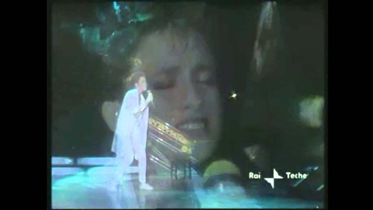 Laura Valente - Isole nella corrente