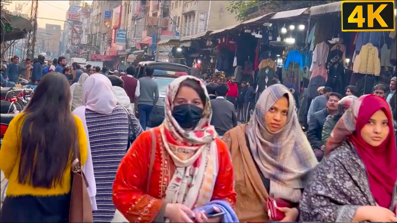 Walking Through Lahore’s Busiest Streets 🇵🇰 | Old City Bazaar Life in 4K