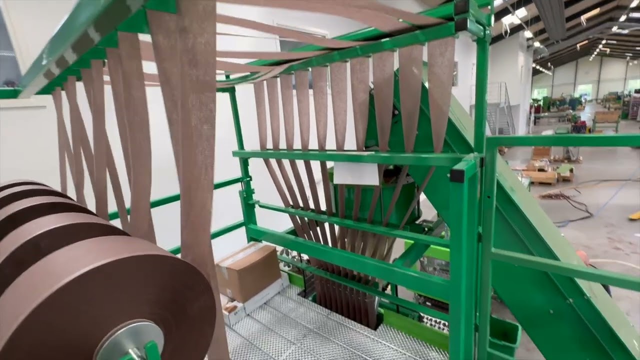 Ellepot EPM Large Tower is a fully automated propagation machine. Production of Ellepots &Oslash;15-80 mm.