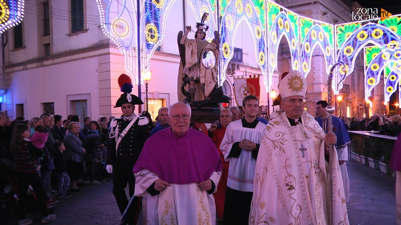 Vasto - Festa di San Michele, solenne processione per le vie della città
