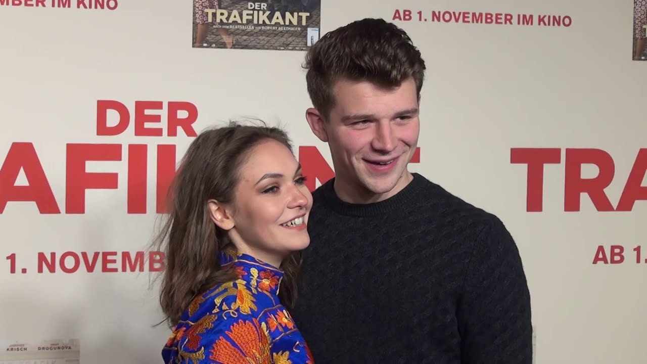 PREMIERE  