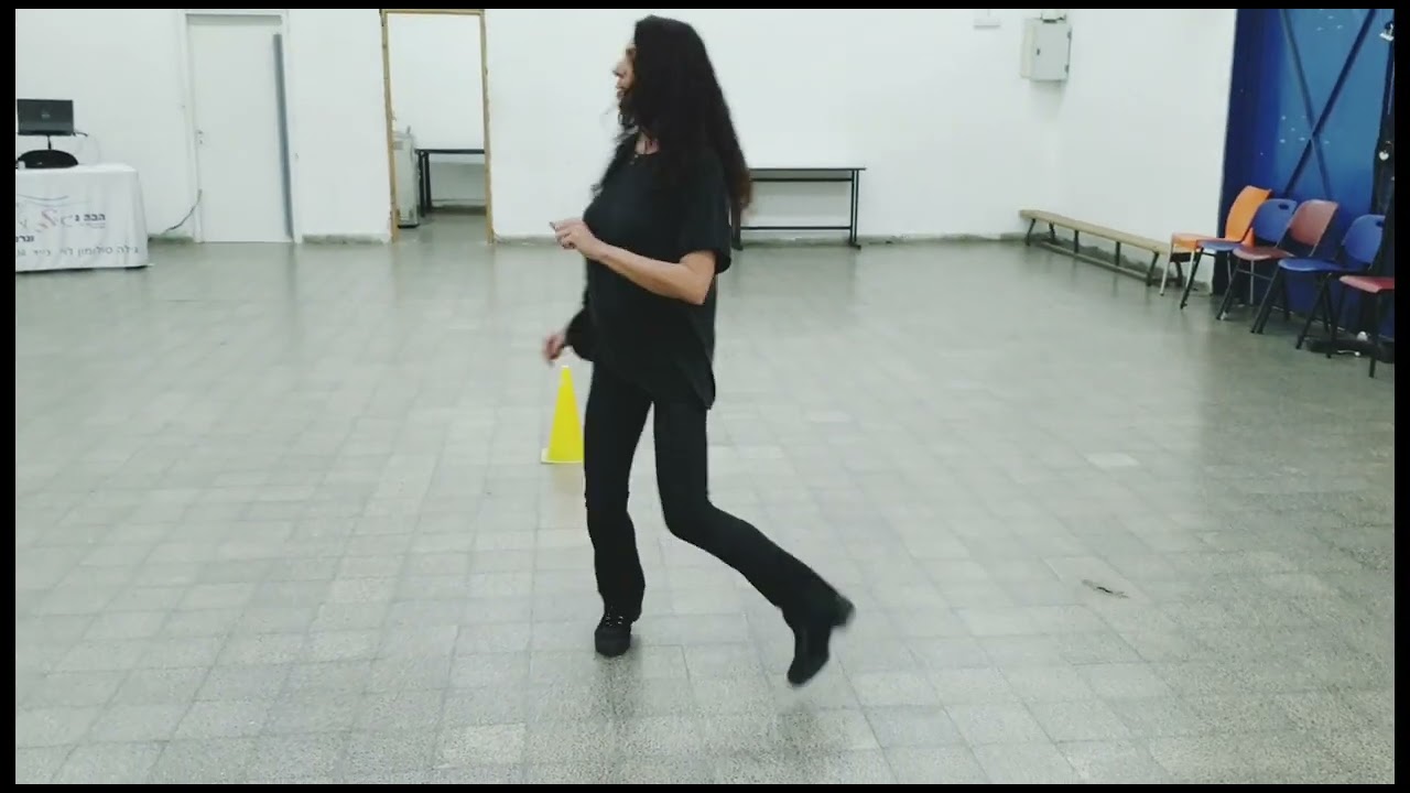 בשעה אחת ריקוד + לימוד. גילה סולומון לוי. 2023. beshaa Ahat dance by gila Solomon Levi