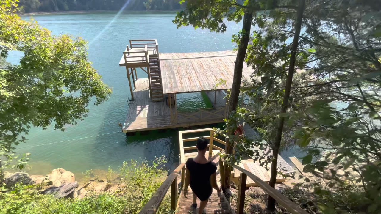Cozy Treehouse Cabin on Norris Lake video tour