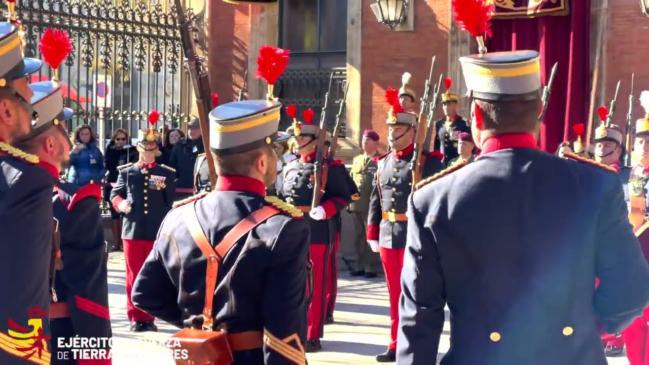 Relevos de la Guardia del Palacio de Buenavista a cargo del Rgto. 