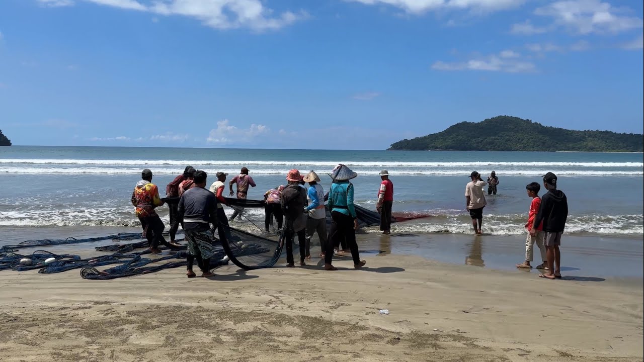 Solid Team‼️ Amazing Traditional Shore Fishing 🤩
