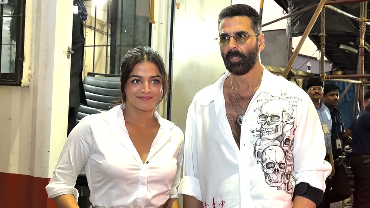 Akshay Kumar & Wamiqa Gabbi Snapped At Kalina Airport For Promoting Upcoming Film Bhooth Bangla