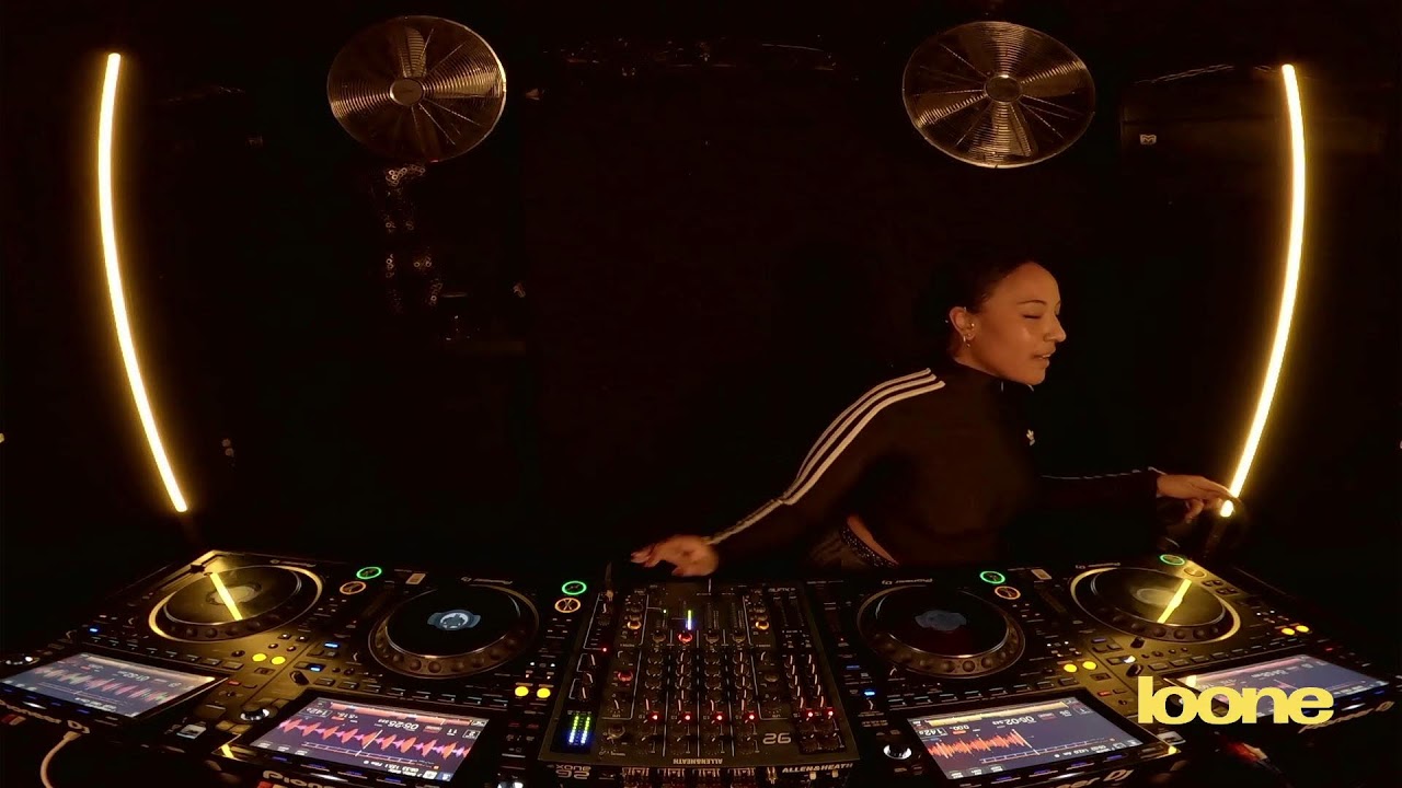 LOONE LIVE x VESELKA w/ SOFTCHAOS
