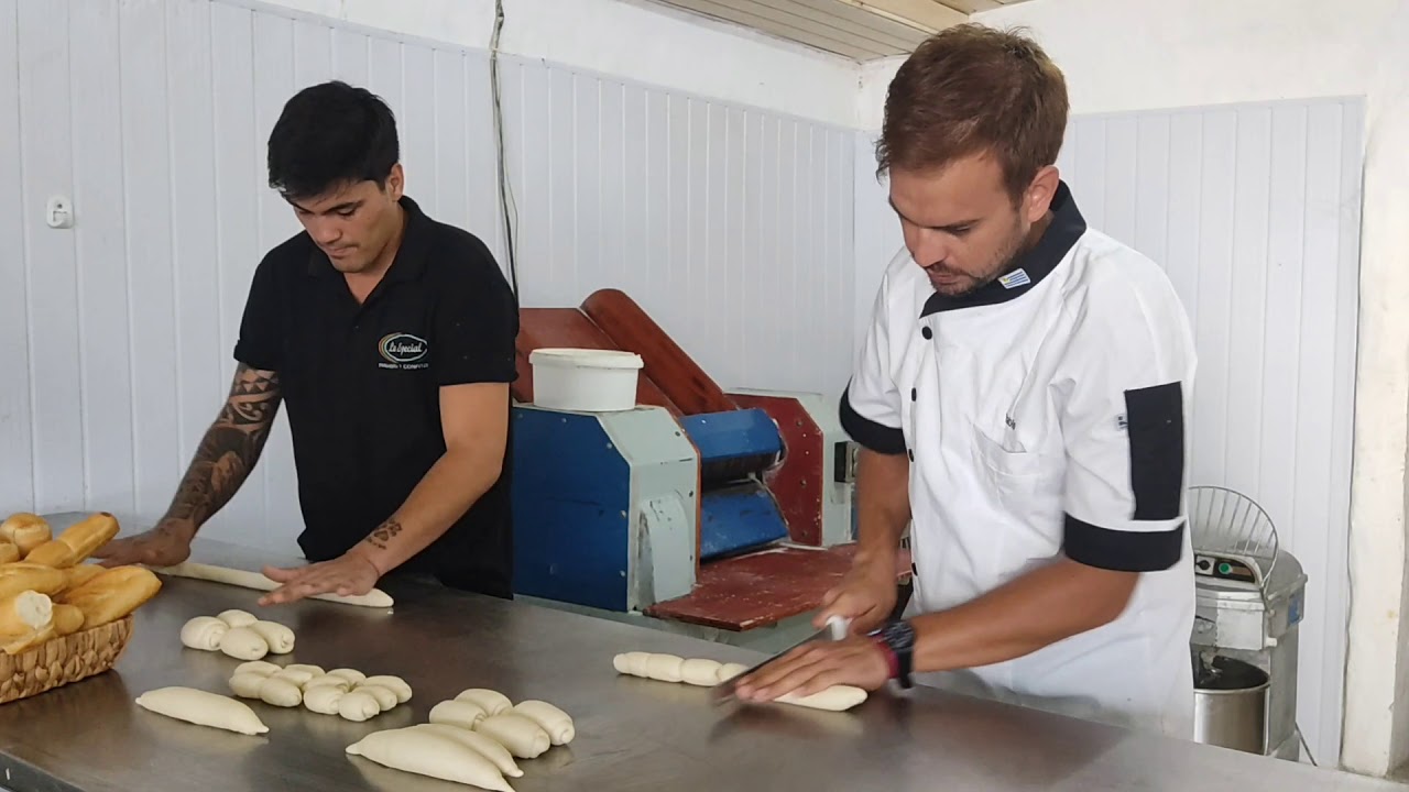 pan francés fácil desde adentro de la panadería