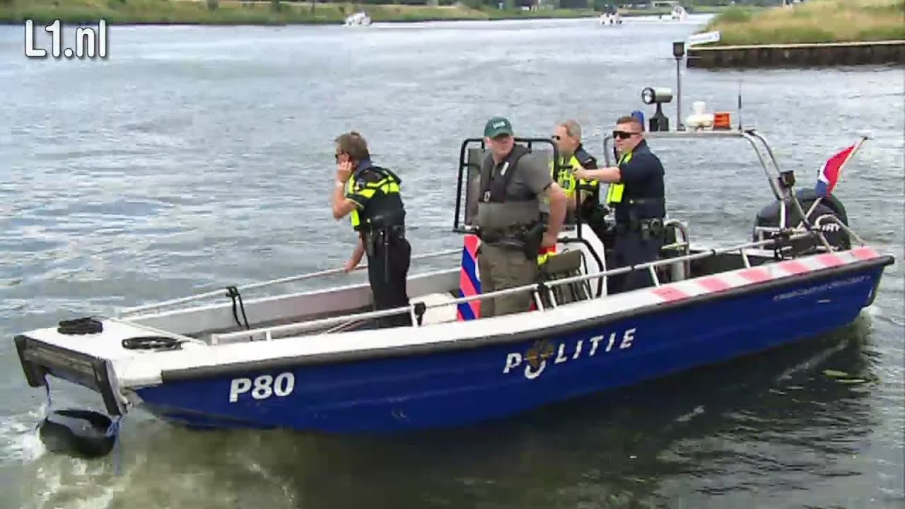Politie houdt grote controle op de Maas