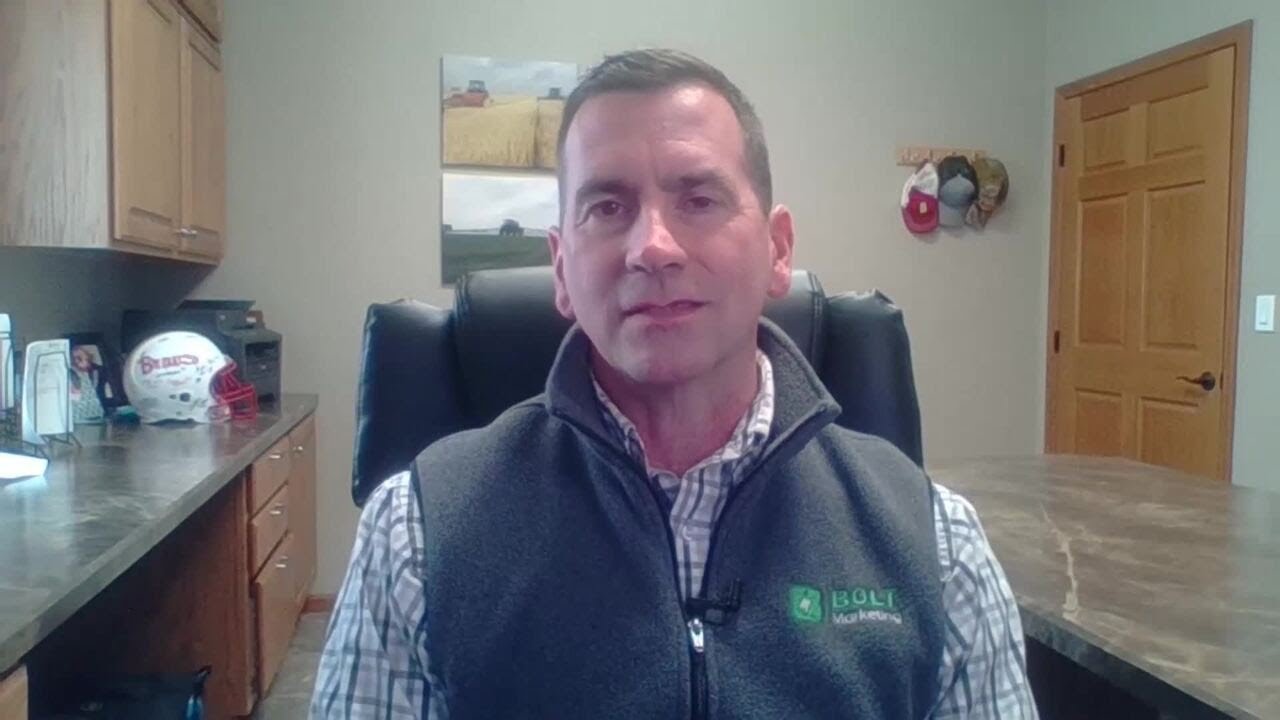 Markets Now: Grains All Higher, but Cattle Down Thursday