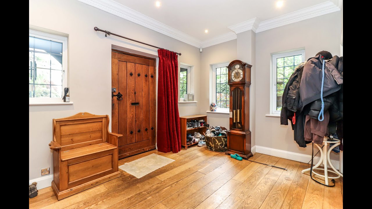 Pickwicks, Nightingales Lane, Chalfont St. Giles, HP8