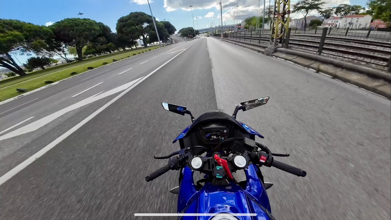 YAMAHA R125 RIVER RIDE 4K