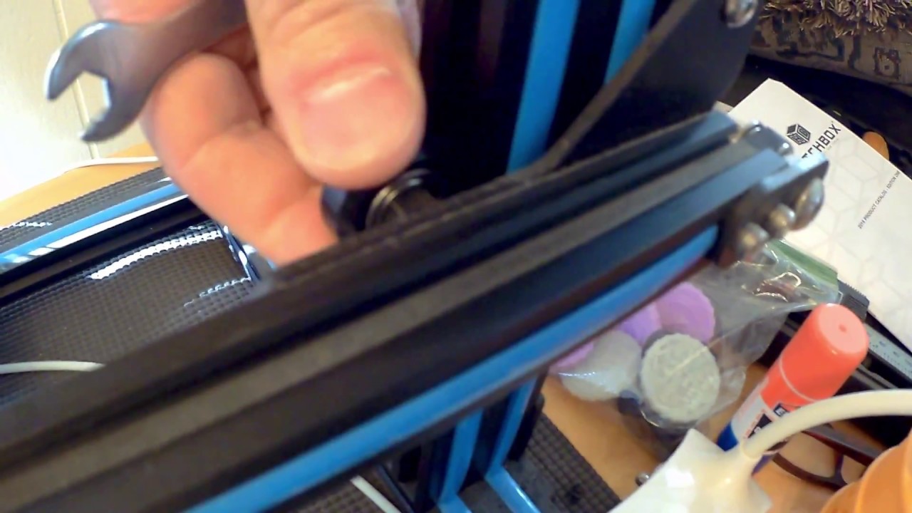 Отрегулируйте люфт оси Z на Creality CR-10