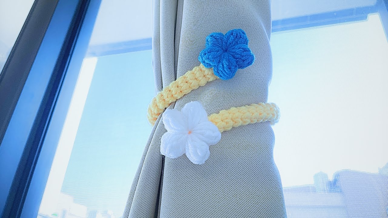 Warm Handmade Time: Crochet Curtain Straps Brighten Your Home Life