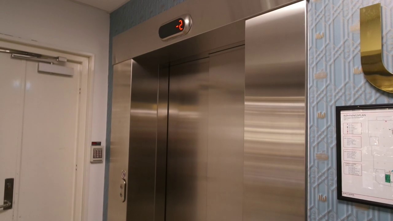 Kone traction elevator/lift in Glasmagasinet department store, Oslo, Norway