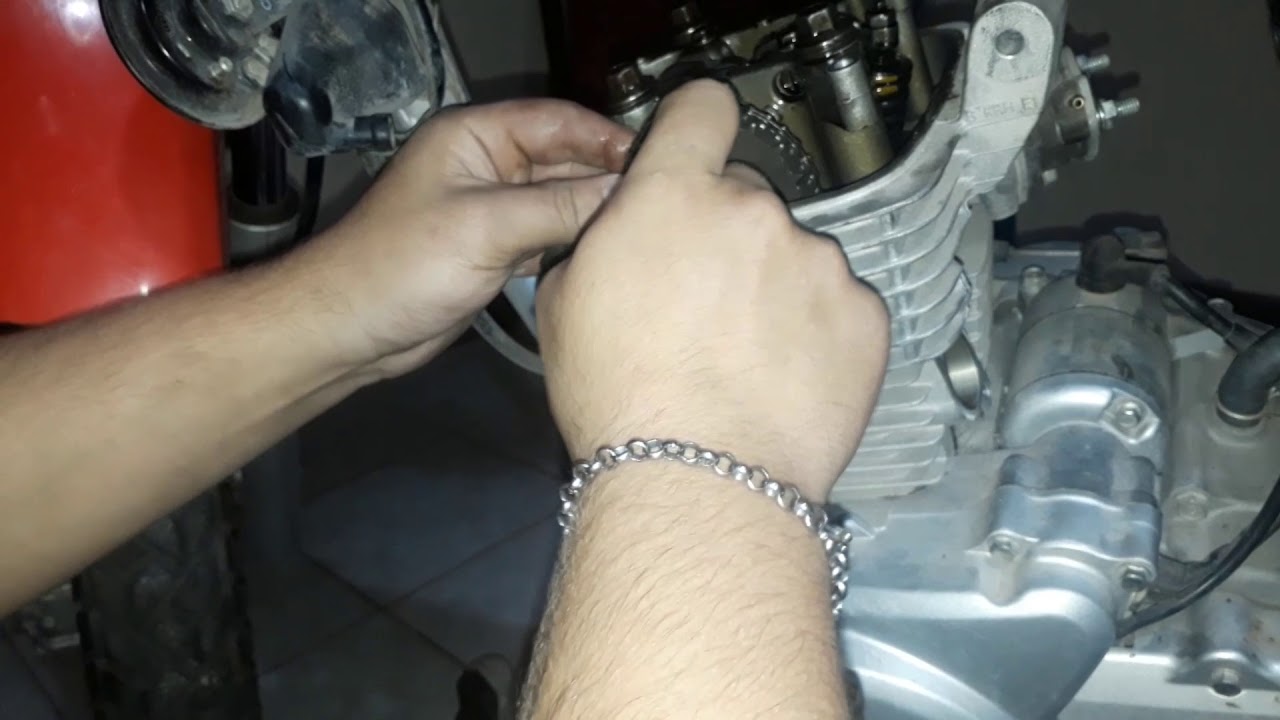como sacar el cilindro honda xr125L cadenera parte 2