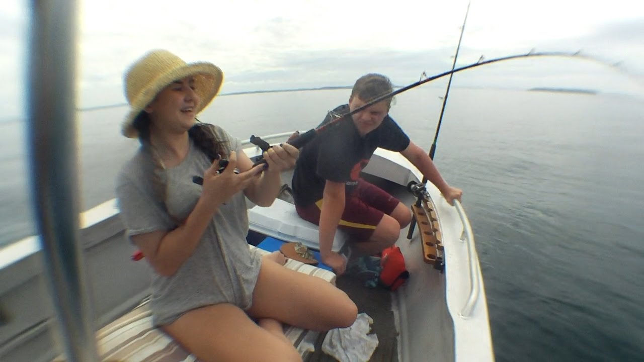 Hauraki Gulf Snapper Fishing in 18ft Alloy Centre Console Long Boat