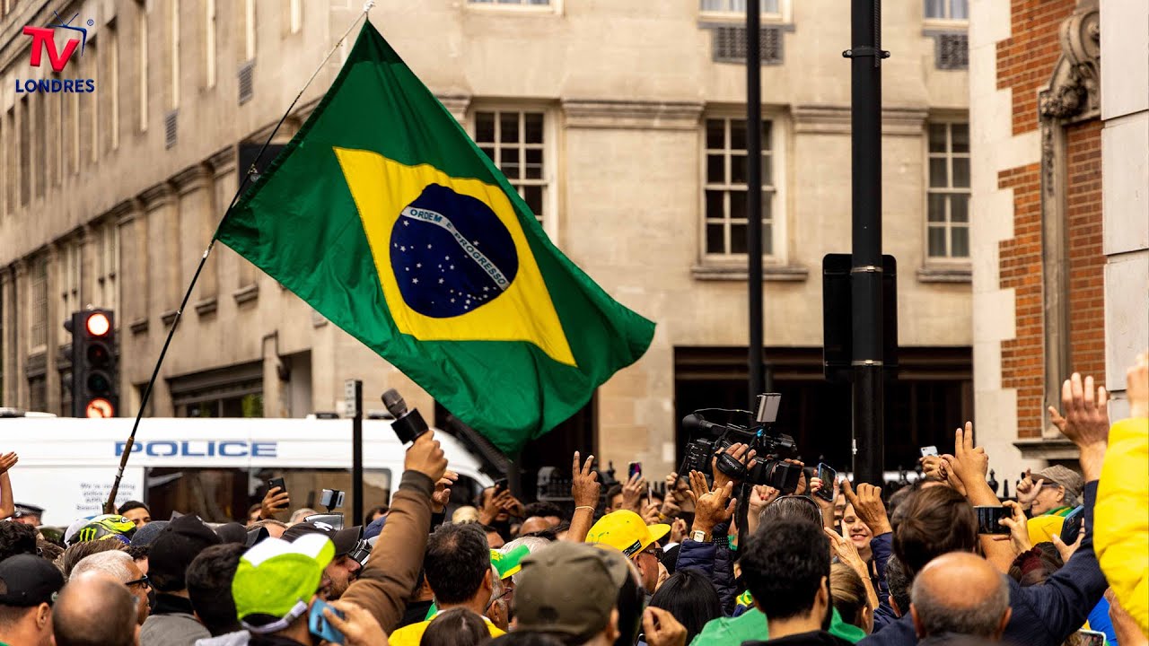 BOLSONARO em LONDRES recebe em brasileiros APOIADORES - TV Londres Notícias