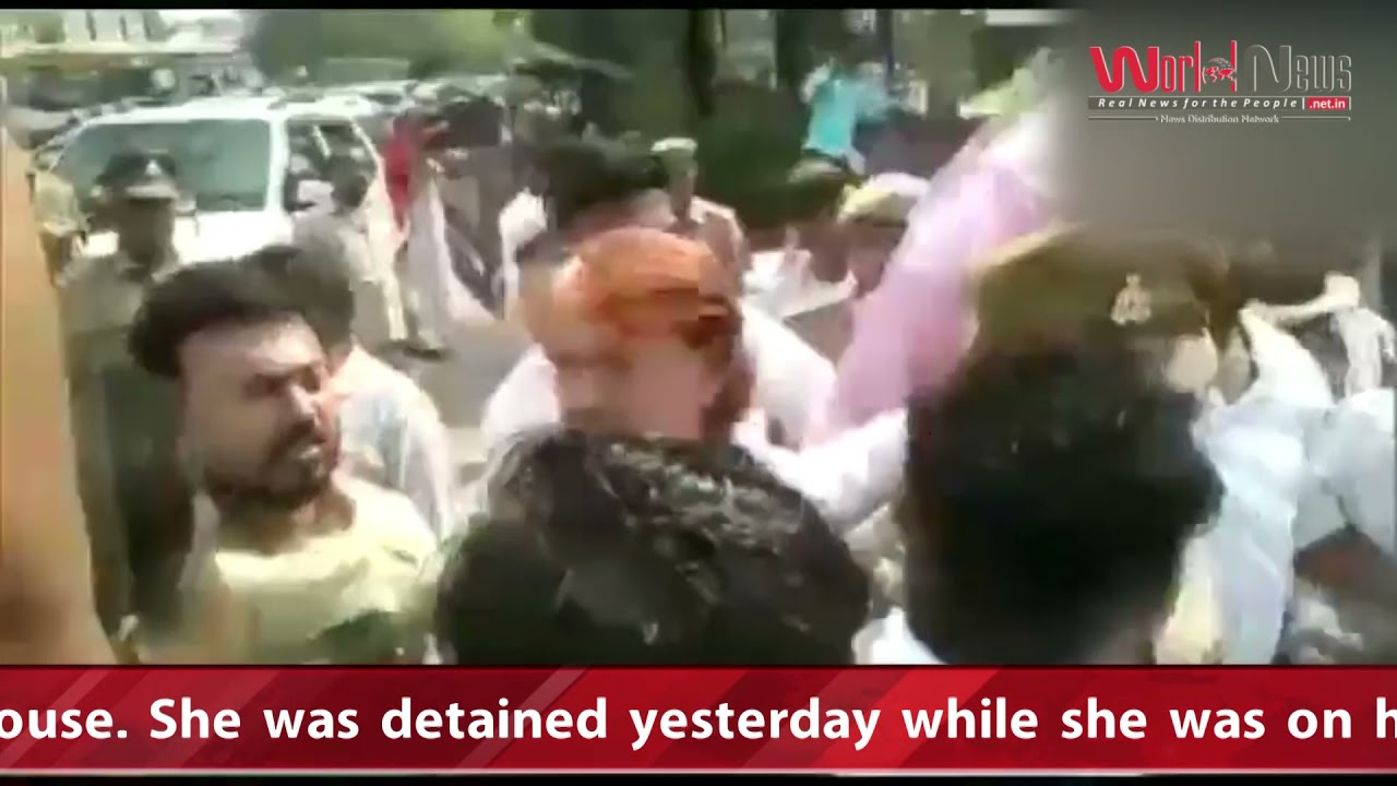 Congress workers break barriers as party leader Priyanka Gandhi remains under detention -worldnews24