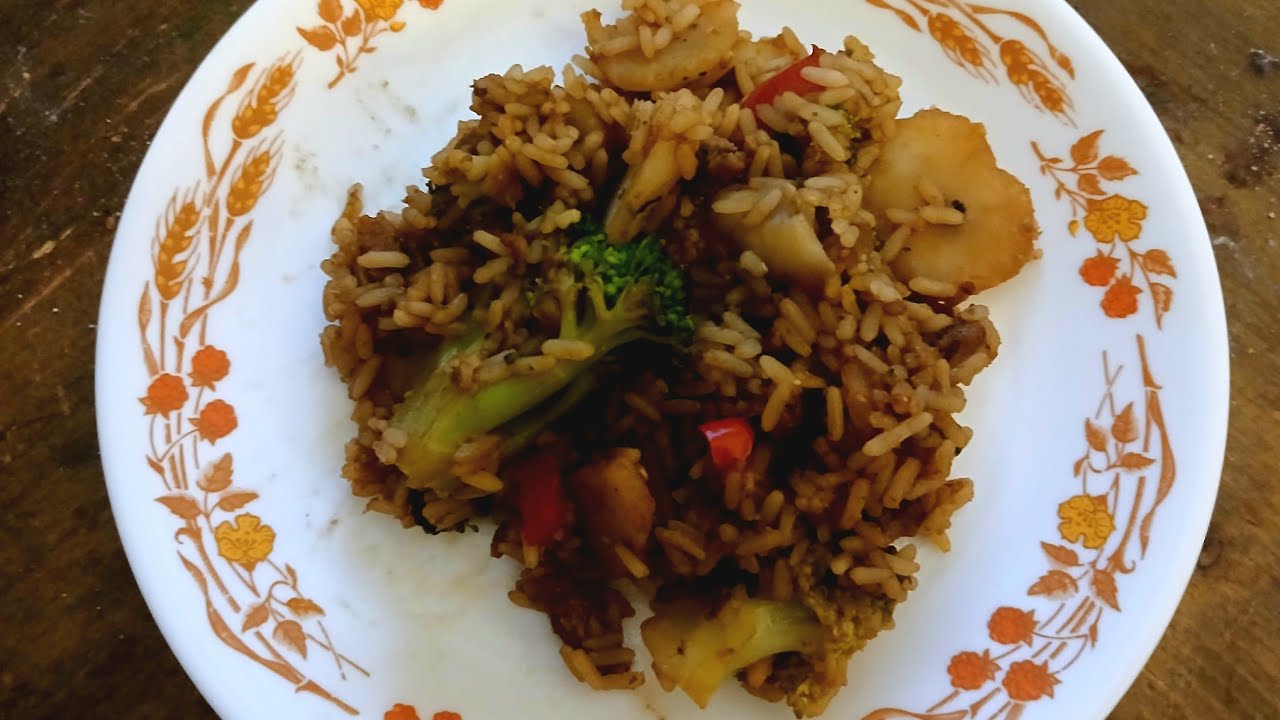 Chris Makes Beef And Broccoli Rice For Dinner