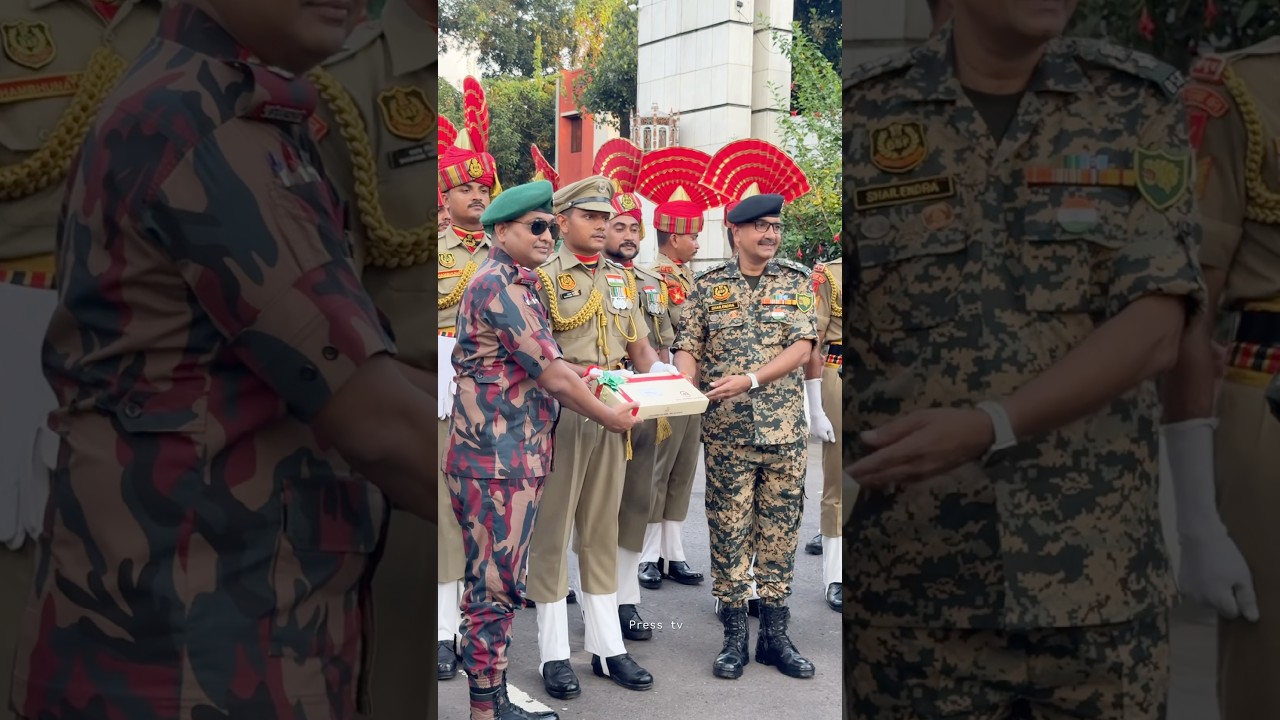 সীমান্তে বিজিবি&ndash;বিএসএফের হাতে মিষ্টি, মুখে হাসি&mdash;দেখুন সেই সুন্দর দৃশ্য!