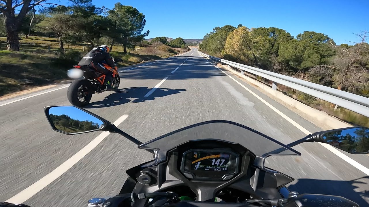 Ride # 17 | No traffic road and a few bikes on the way