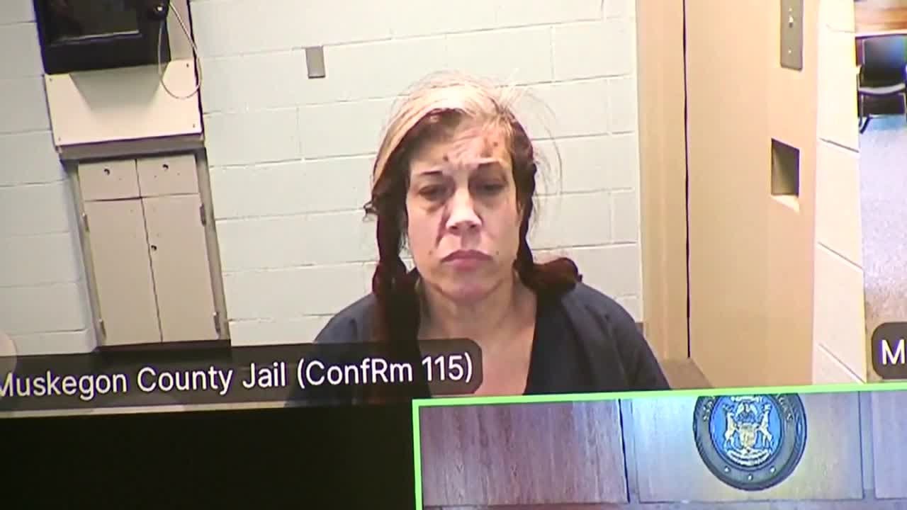 Suspect in bar triple stabbing says she's never heard of victims before