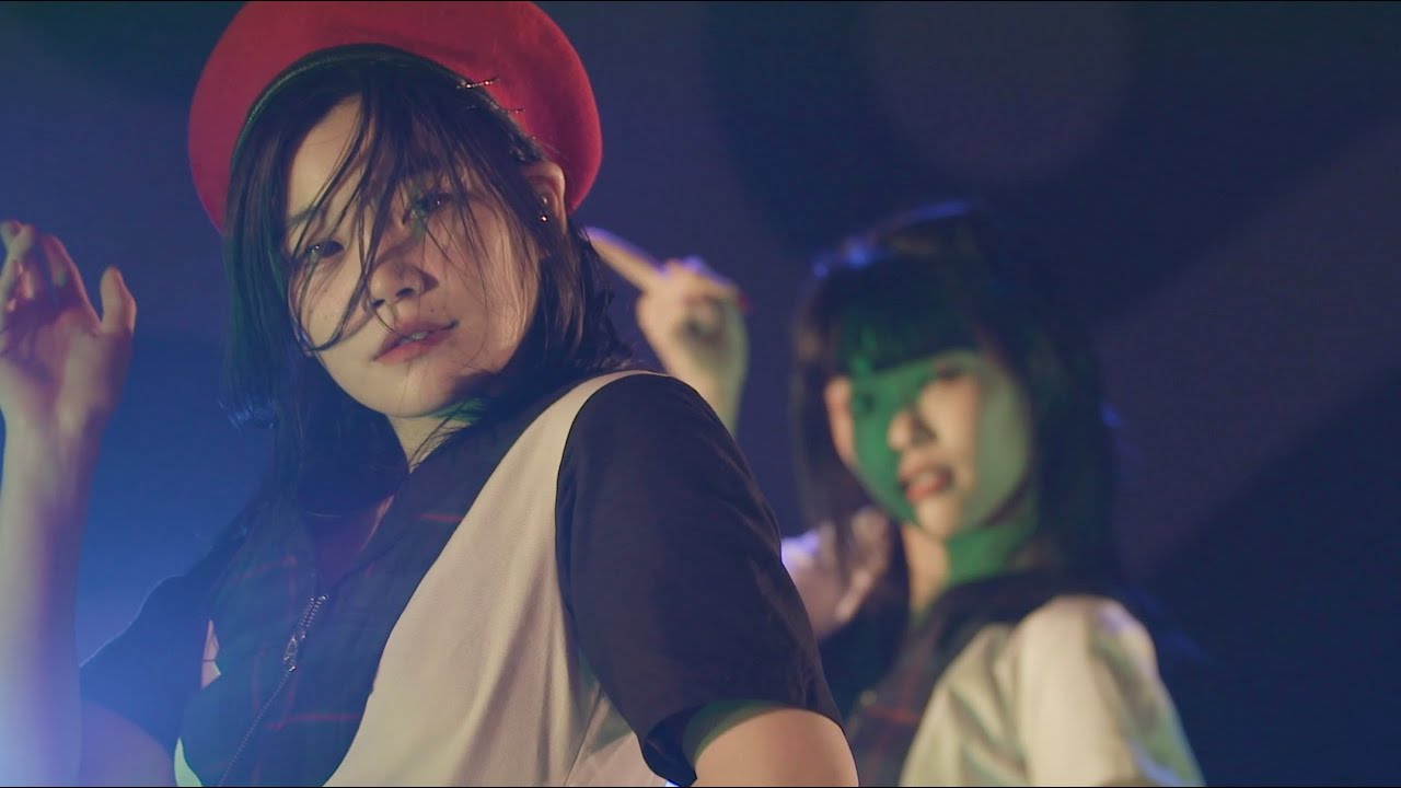 BiSH / HUG ME [BiSH presents FROM DUSK TiLL DAWN]