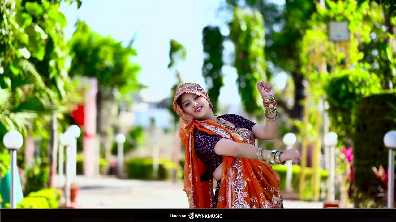 होरी तो तोते खेलूंगो भायेली बीच बरंडा में