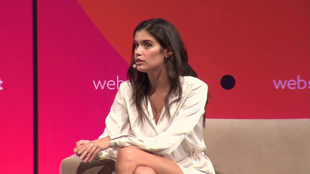 Sara Sampaio speaks at WebSummit - 11/9/17
