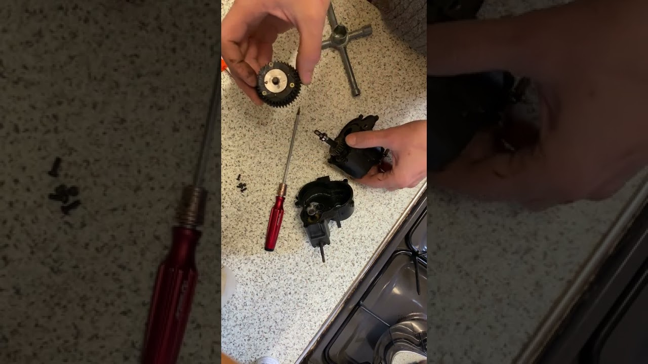 Thunder tiger mta4 gear box strip part 1 @belfastladd28