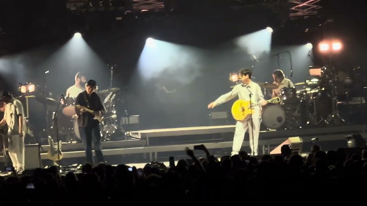 Vampire Weekend Capricorn LIVE in New York MSG Night 1 (Feat. Ariel Rechtshaid on guitar)