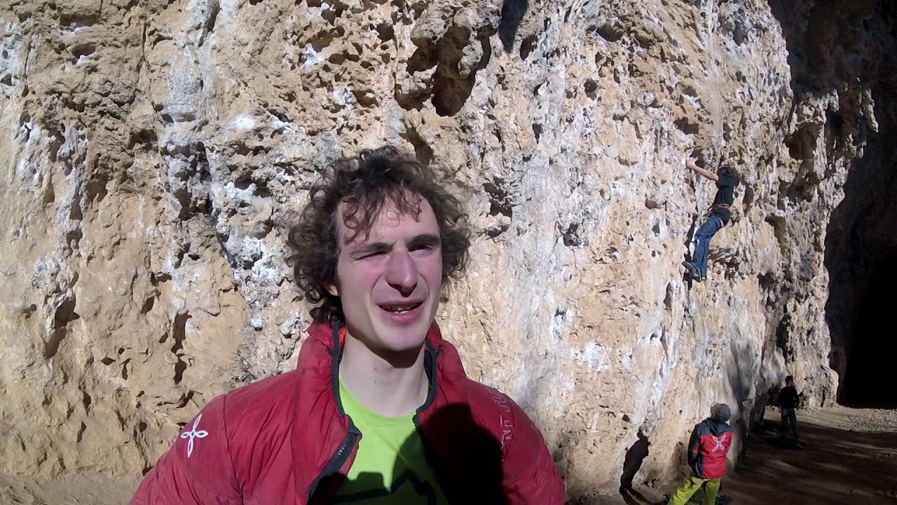 Adam Ondra intervistato alla Grotta dell'Arenauta (Gaeta)