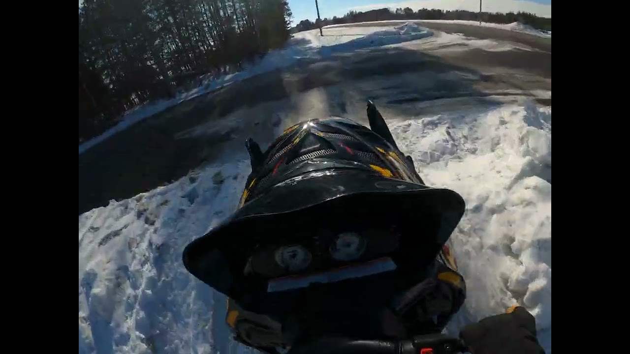 2002 MXZ 600 pure GGB mountain can sound. No music! #skidoo #mxz #snowmobile