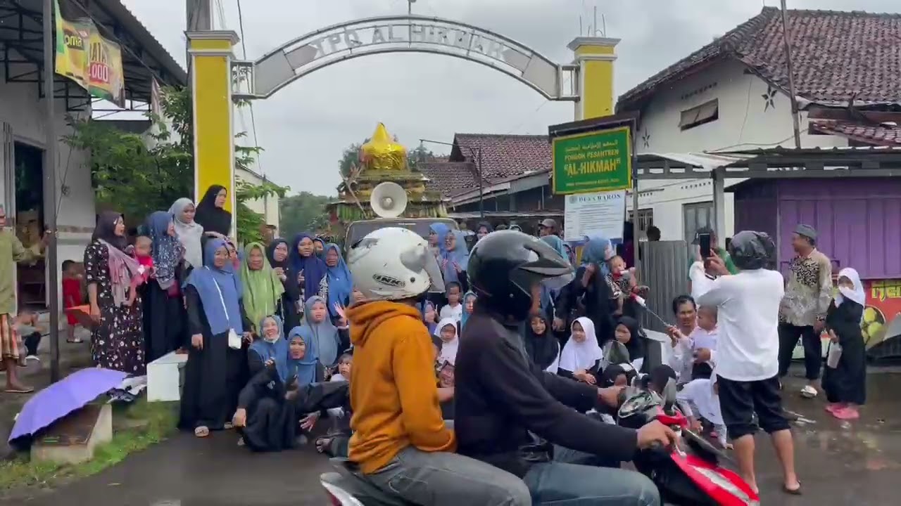 TIM KRATIFITAS RT 02 BAROS GANG PP ALHIKMAH.