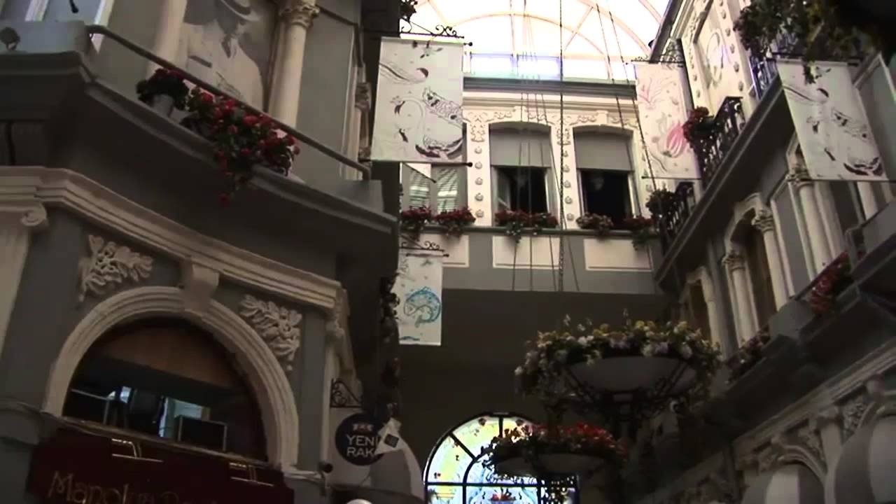 ISTANBUL   Istiklal Avenue, Cite de Pera, Nevizade, Balik Pazari