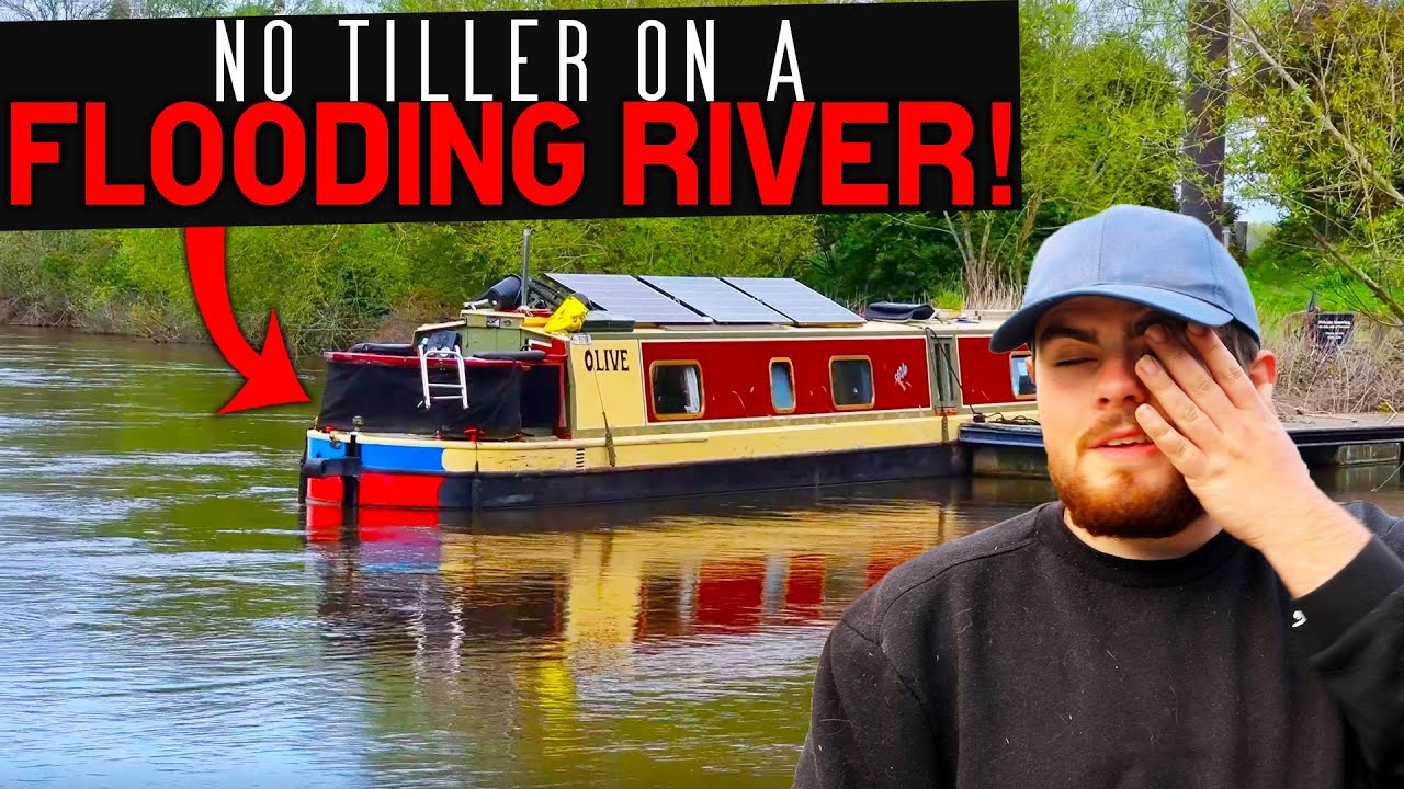 We SNAPPED The TILLER Off Our Narrowboat! In The Middle of The FLOODING River Severn! - 424