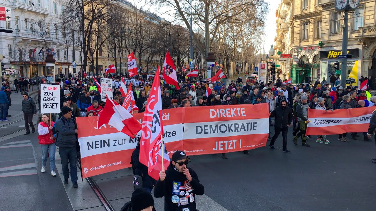 Megademo Vienna 12.03.2022 - the Autokorso sausage | 4K