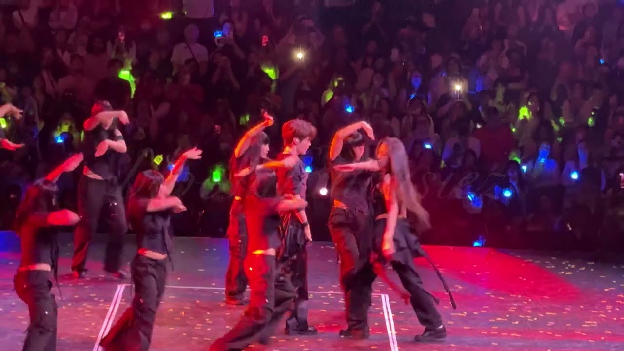 KCON LA 2025 Day 1: 이영지 & 성한빈 - you should see me in the crown (원곡 : Billie Eilish)
