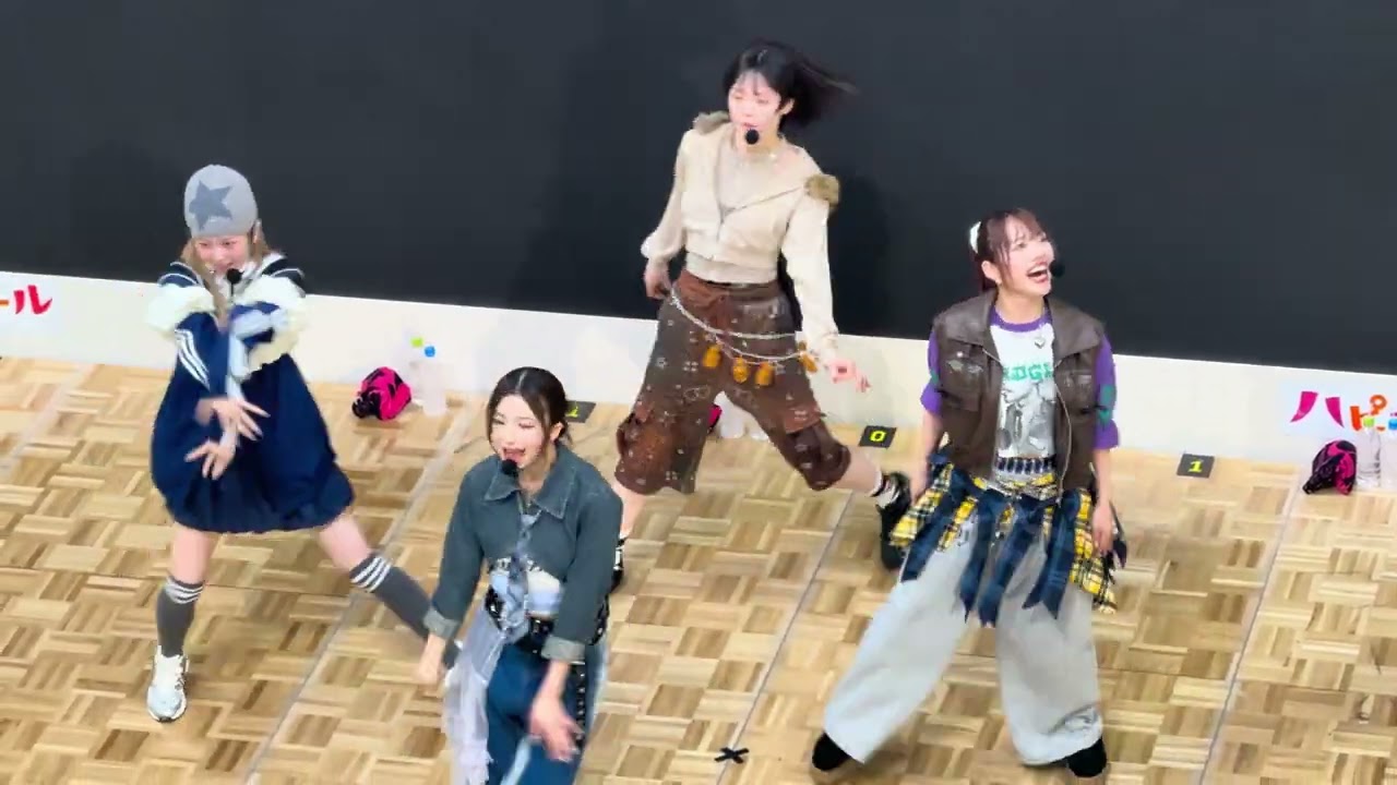 ＠onefive 「Like A」 2025/03/16 ミュージックカード「more than kawaii」リリース決定記念イベント＠イオンレイクタウンkaze 第二部 2階から