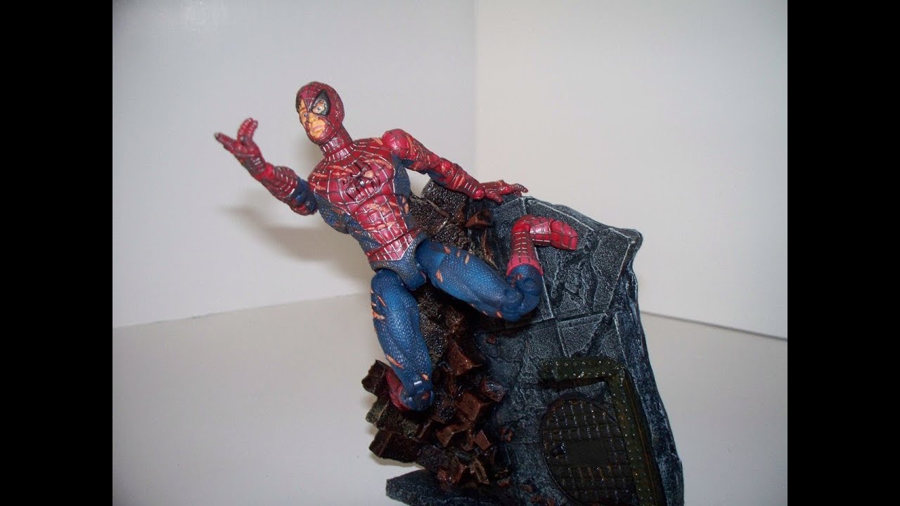 SPIDERMAN BATTLE RAVAGED MOVIE TOY ACTION FIGURE REVIEW W/ DISPLAY BASE