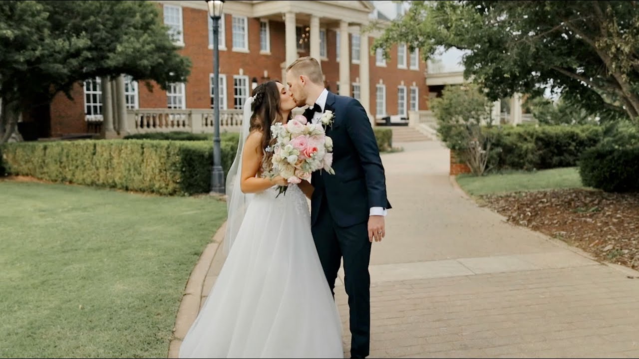 A Picture Perfect Wedding at The Dominion House | Tyler & Amanda