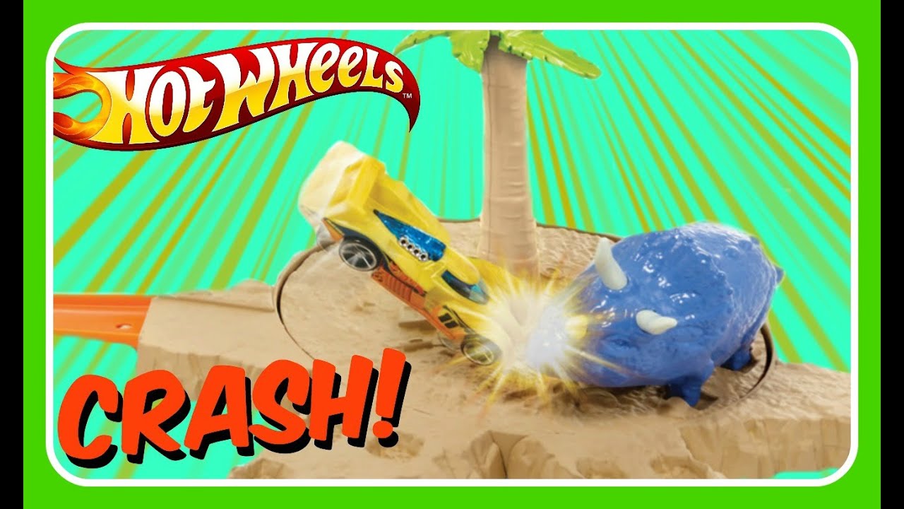 Hot Wheels DINO SPINOUT!  Defeat The Dinosaur!  SMASH HOT WHEELS CAR!  BIG CAR CRASHES!