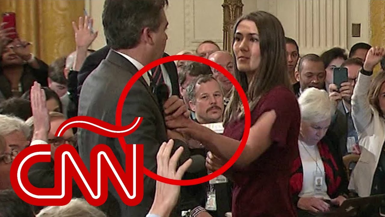 La Casa Blanca de Trump suspende pase de prensa del reportero de CNN Jim Acosta